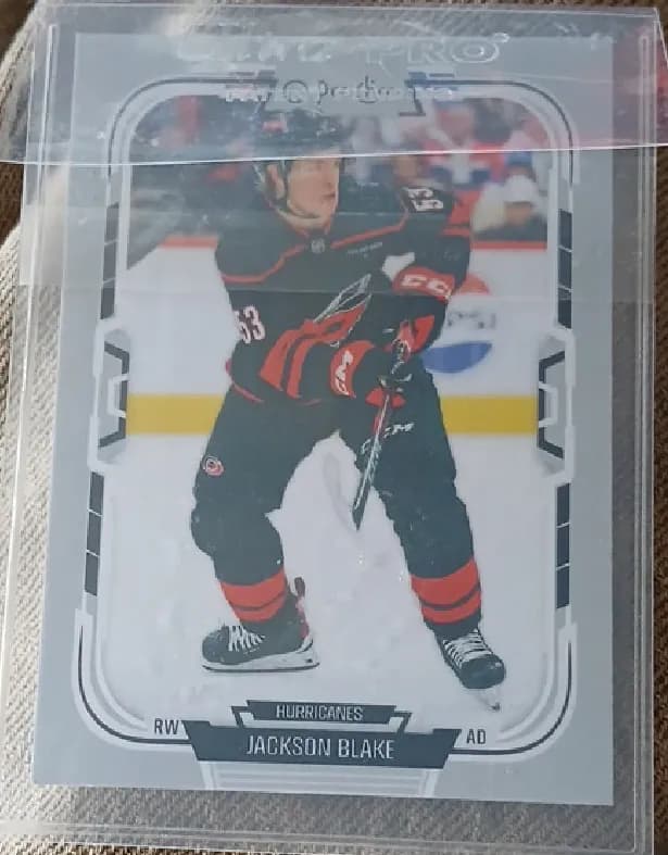 Dylan Guenther [Rainbow] #R-DG