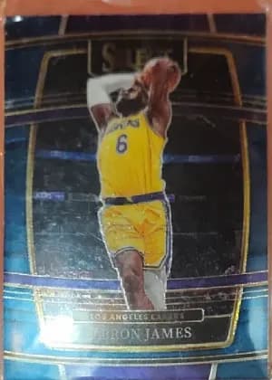 LeBron James [Red Prizm] #100